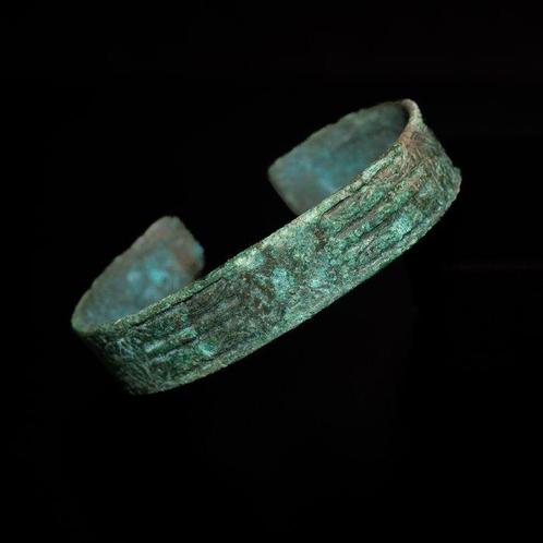 Viking periode Brons brons halve maantjes armband - 12 mm, Antiek en Kunst, Antiek | Overige Antiek