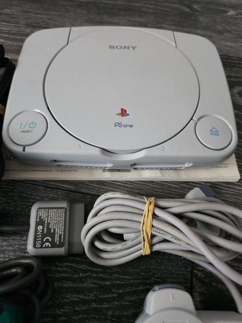 Sony - Playstation 1 (PS1) - Sony PS one + 2 Controllers &, Games en Spelcomputers, Spelcomputers | Overige Accessoires
