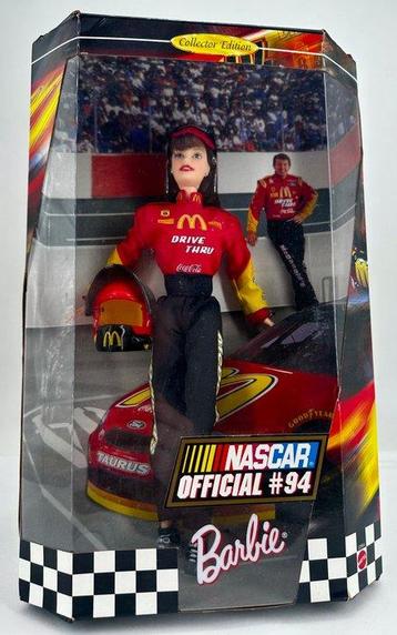 Mattel - Poupée Barbie NASCAR Official #94 – McDonald’s