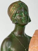 Pierre Le Faguays - sculptuur, Esclave a LUrne - 48 cm -