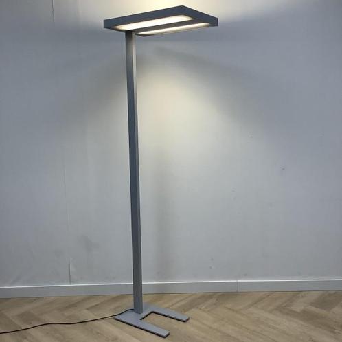 Tweedehands metalen vloerlamp voor kantoor, (hxbxd), Huis en Inrichting, Lampen | Vloerlampen, Gebruikt, Metaal