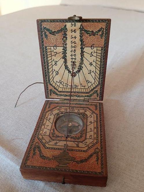 Boussole (4) - Bois, Laiton, Plastique - méridienne, Antiek en Kunst, Curiosa en Brocante