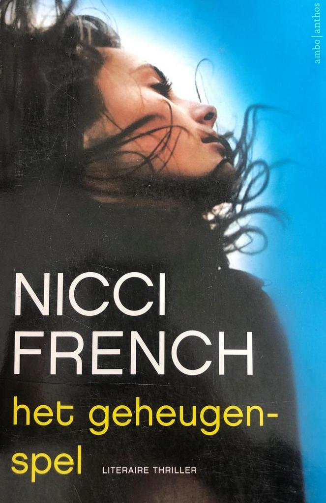 Het geheugenspel 9789026336423 Nicci French, Boeken, Romans, Zo goed als nieuw, Verzenden
