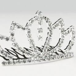 Tiara Queen VictoriaHaarkam 5 cm. Tiara Queen Vic, Hobby en Vrije tijd, Knutselen, Nieuw