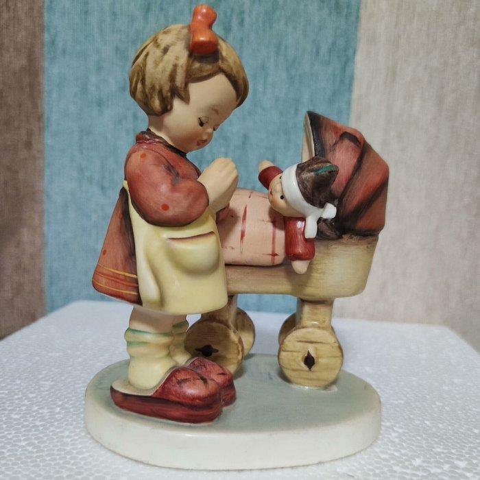 Hummel Goebel - Beeld, Doll Mother - 11.5 cm - Porselein, Antiek en Kunst, Curiosa en Brocante