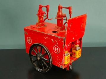 Doll et Cie - Blikken speelgoed - Rare Oil Cabinet Shell. -
