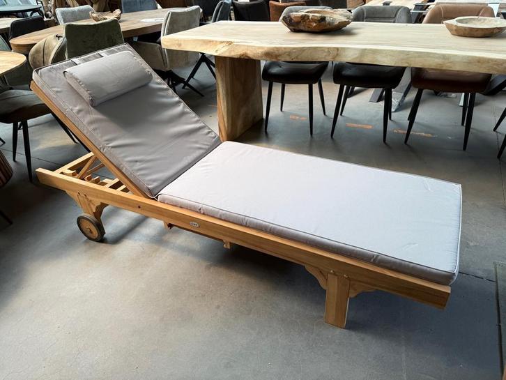 Ligstoel inclusief kussen, teakhout (nieuw, outlet), Tuin en Terras, Tuinstoelen, Nieuw