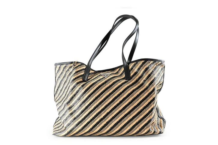 Guess Schoudertassen in maat standaard Beige | 5% korting, Handtassen en Accessoires, Tassen | Damestassen, Beige, Gebruikt, Verzenden