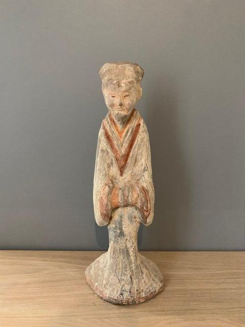 Oud Chinees, Han-dynastie terracotta beeld van een hoveling, Antiek en Kunst, Antiek | Overige Antiek
