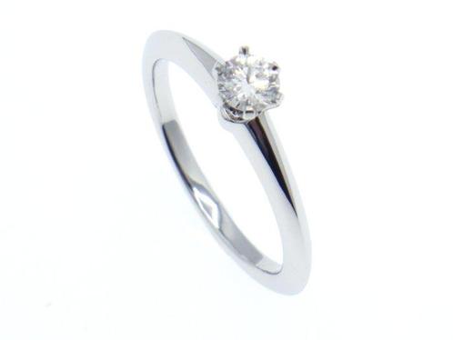 Tiffany & Co. - Ring - Solitaire Setting Diamond 0.23ct, Handtassen en Accessoires, Ringen