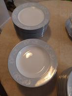 Boyer, Limoges - Service de table (42) - Porcelaine