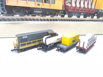 Minitrix N - 11085 - Startset (1) - 2200 met goederenwagons, beschikbaar voor biedingen