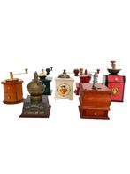 Koffiemolen (7) - Hout, Metaal - Miniatuur koffiemolentjes