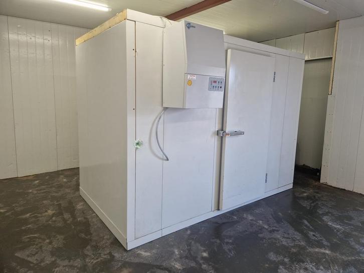 Koelcel 290 x 156 x 211 cm stekker klaar, Zakelijke goederen, Horeca | Keukenapparatuur, Gebruikt, Koelen en Vriezen