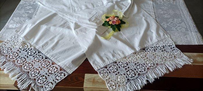 Sans réservation - De belles serviettes de lépoque de nos, Antiek en Kunst, Antiek | Tapijten, Tafelkleden en Textiel