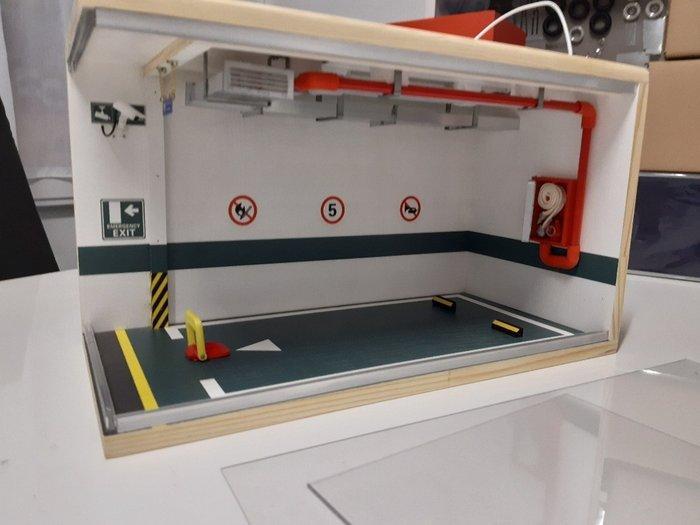 SD-Modelcartuning 1:18 - Modelauto - Parking diorama – Dit, Hobby en Vrije tijd, Modelauto's | 1:5 tot 1:12