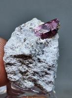 Bixbiet Kristal op matrix - Hoogte: 25 mm - Breedte: 20 mm-