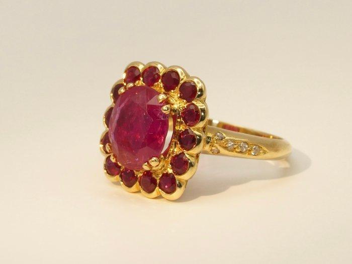 Ring - 18 karaat Geel goud - 3.20ct. tw. Robijn - Robijn -, Handtassen en Accessoires, Ringen