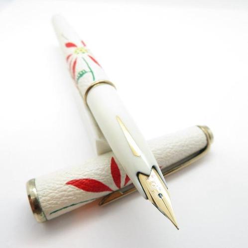 Platinum - White Leather with Japanese-style Flower pattern, Verzamelen, Pennenverzamelingen