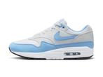 Nike Air Max 1 University Blue - Maat 44.5 EU, Kleding | Heren, Schoenen, Ophalen of Verzenden, Nieuw