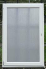 pvc raam , chassis 110 x 169   wit  met mat glas, Bricolage & Construction, Raamkozijn, Ophalen of Verzenden