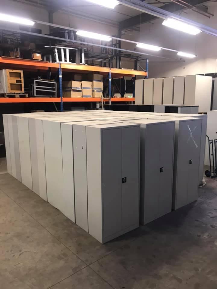 Assortiment de classeurs et darmoires à portes roulantes, Huis en Inrichting, Kasten | Roldeurkasten en Archiefkasten, Met slot