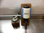 Koffiemolen (2) - hout, metaal, glas, keramisch