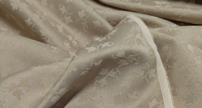 Champagne di luce e fiori – Mario Cavell - Textiel - 505 cm, Antiek en Kunst, Antiek | Tapijten, Tafelkleden en Textiel