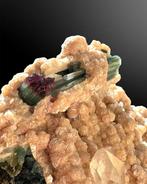 Groene toermalijn met rode kap - kwarts op lepidoliet., Verzamelen