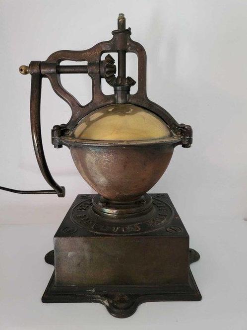 PEUGEOT FRERES - Koffiemolen - Hout, Messing, gietijzer, Antiek en Kunst, Antiek | Keukengerei