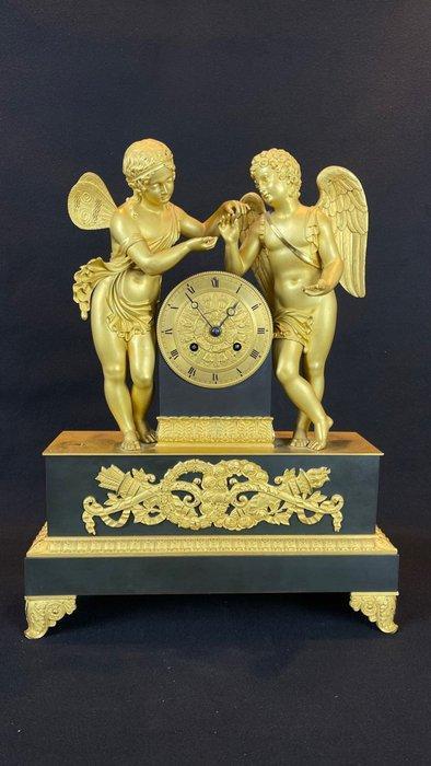 Horloge de cheminée avec personnage - Boyer a Pericueux -, Antiek en Kunst, Antiek | Klokken