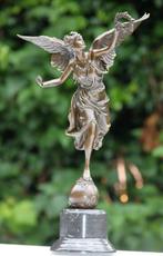 Sculpture dextérieur, winged victory - 41 cm - marbre en