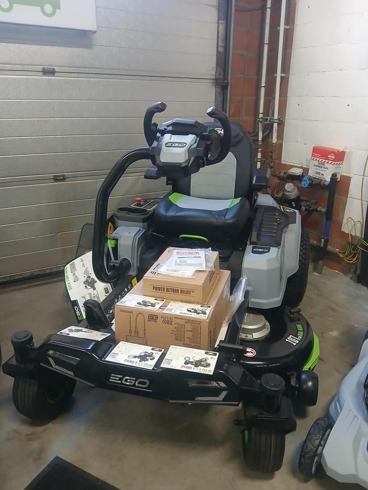 EGO ACCU ZERO TURN MET STUURWIEL €2236 KORTING, Tuin en Terras, Zitmaaiers, 90 tot 120 cm, Elektrische starter, Mulchfunctie, Opvangzak