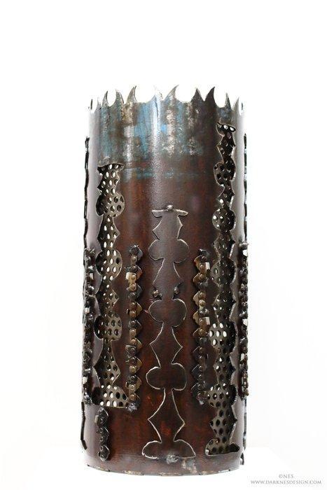 Nes Rivera - Lampe - Métal, Acier - Darklight 27-Sculpture, Antiek en Kunst, Kunst | Designobjecten