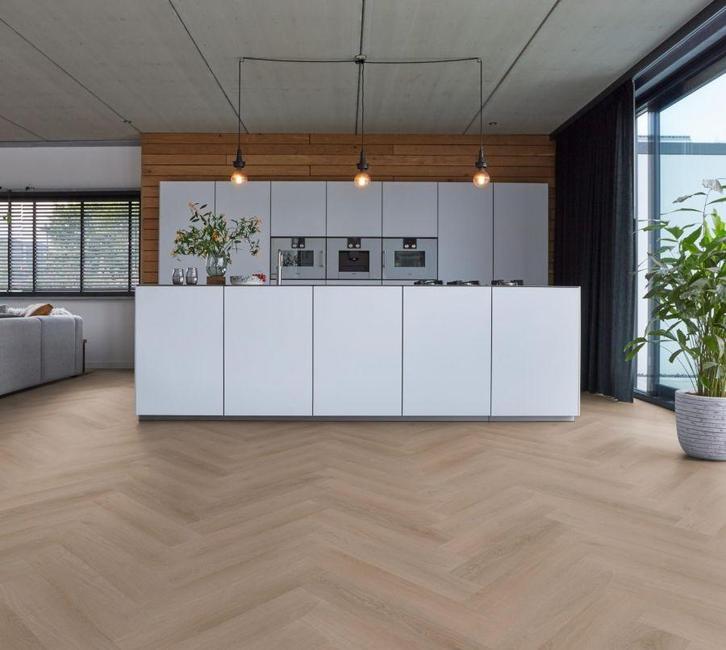Lyon visgraat pvc silent rigid click micro-bevel 4V - Dark, Doe-het-zelf en Bouw, Vloerdelen en Plavuizen, Ophalen of Verzenden