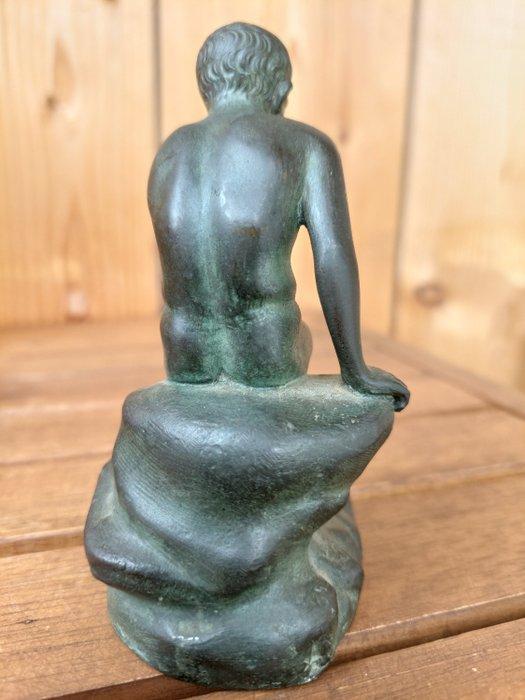 Miniatuur beeldje - Zittende Romeinse God Hermes -, Antiek en Kunst, Antiek | Keramiek en Aardewerk