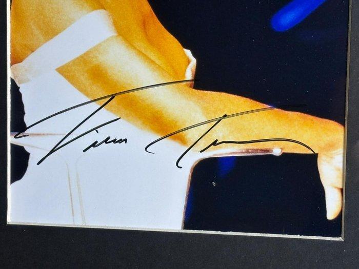 James Bond 007: GoldenEye - Tina Turner - Framed - Signed, Verzamelen, Film en Tv