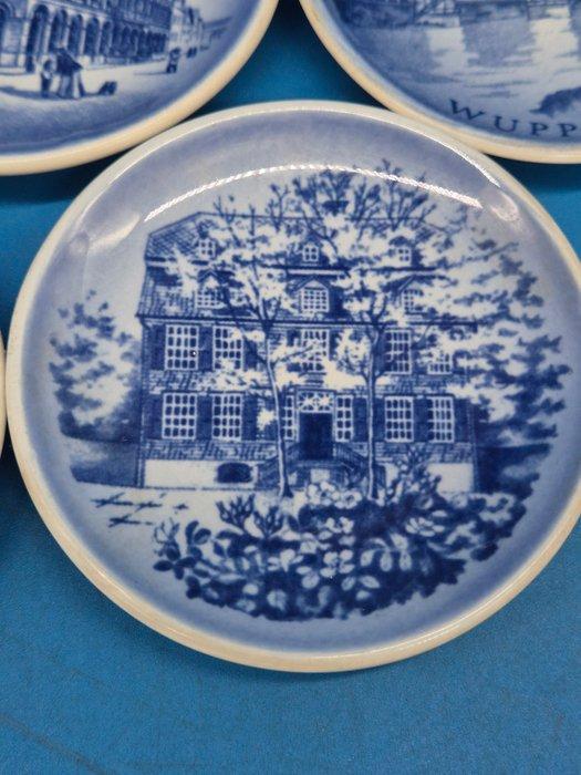 Royal Copenhagen – Serie „Wuppertal“ – Fayence-Wandteller,, Antiek en Kunst, Antiek | Meubels | Tafels