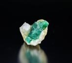 Zeldzame smaragd op Matrix - 58,62 ct – SWAT GEEN, Collections, Minéraux & Fossiles