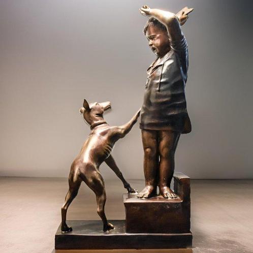 A. Fouchon - sculptuur, Niño con perro - 62 cm - Gepatineerd, Antiquités & Art, Antiquités | Céramique & Poterie