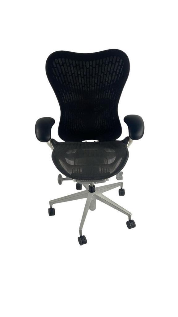Herman Miller Mirra 2 Butterfly Studio, refurbished, Huis en Inrichting, Bureaustoelen, Bureaustoel, Zwart, Zo goed als nieuw