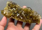Baryte Jaune miel, sur Fluorite cristaux tabulaires -