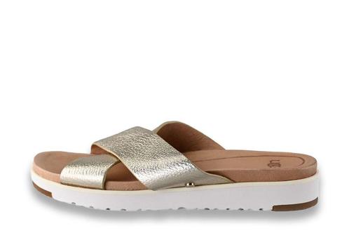 Ugg Slippers in maat 37 Goud | 5% extra korting, Kleding | Dames, Schoenen, Overige kleuren, Zo goed als nieuw, Slippers, Verzenden