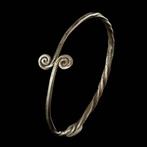 Celtique Argent Bracelet avec embouts en spirale, Antiquités & Art