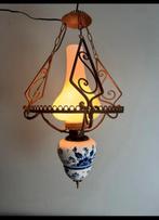 Lamp - Vintage Delfts Blauw Hanglamp: Tijdloze Elegantie, Antiek en Kunst