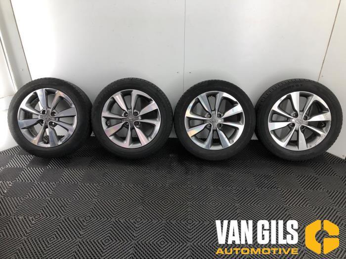 Sportvelgenset + banden Hyundai I20 O319776, Auto-onderdelen, Ophanging en Onderstel