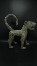 Prachtig koninklijk luipaard - bini /edo - Nigeria (Zonder