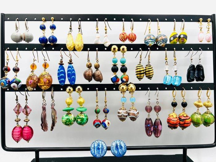 25 paren vintage Venetiaanse oorbellen, elk met, Antiek en Kunst, Kunst | Designobjecten