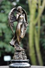 sculptuur, bijzonder gedetaileerd bronzen sculptuur.lady