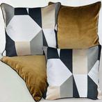 New set of four cushions made with Métaphores fabric -, Antiek en Kunst